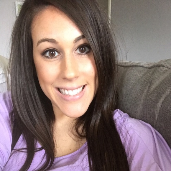 Meet your Posher, Kelly - Picture 4 of 5